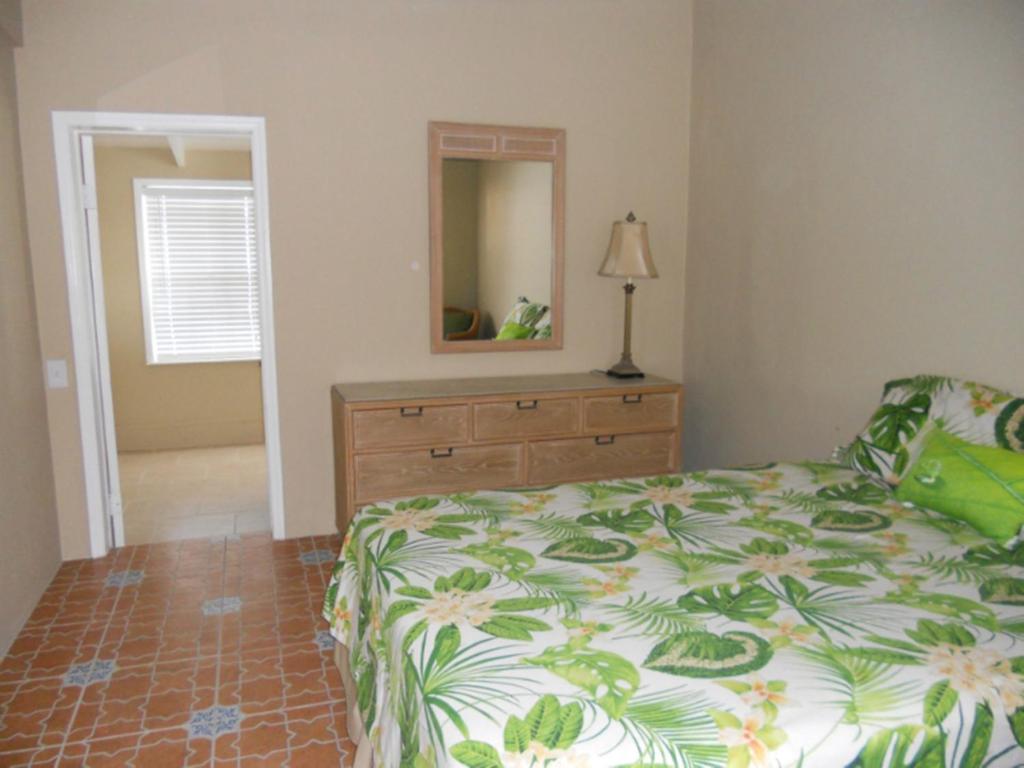 Paradise Cove Ocean Front Villas And Suites Nazareth Room photo