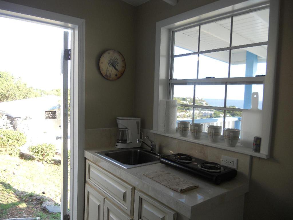 Paradise Cove Ocean Front Villas And Suites Nazareth Room photo